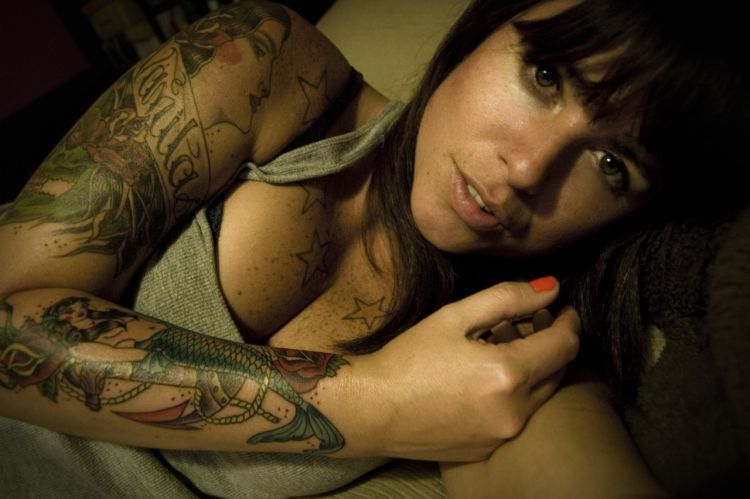 A selection of gorgeous girls with tattoos - 25