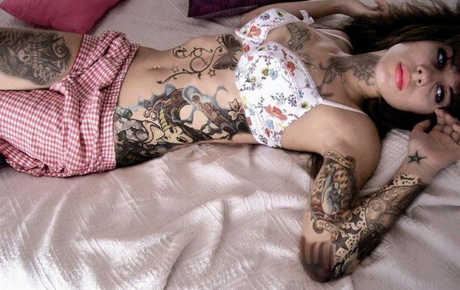 A selection of gorgeous girls with tattoos - 45