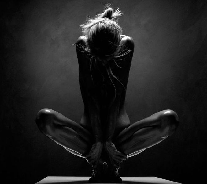Black and white photos of a naked body by Waclaw Wantuch - 00