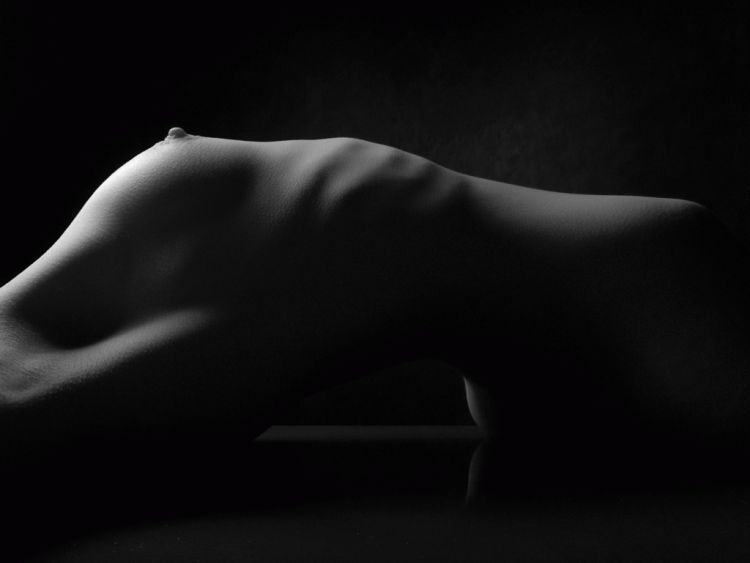 Black and white photos of a naked body by Waclaw Wantuch - 02