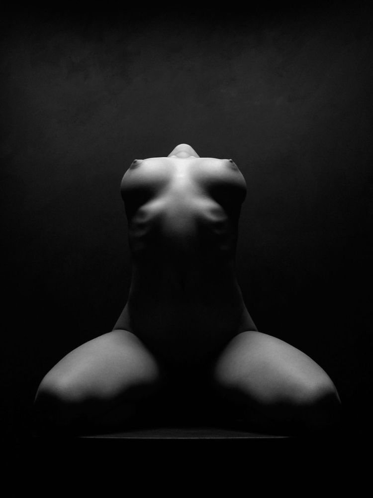 Black and white photos of a naked body by Waclaw Wantuch - 09