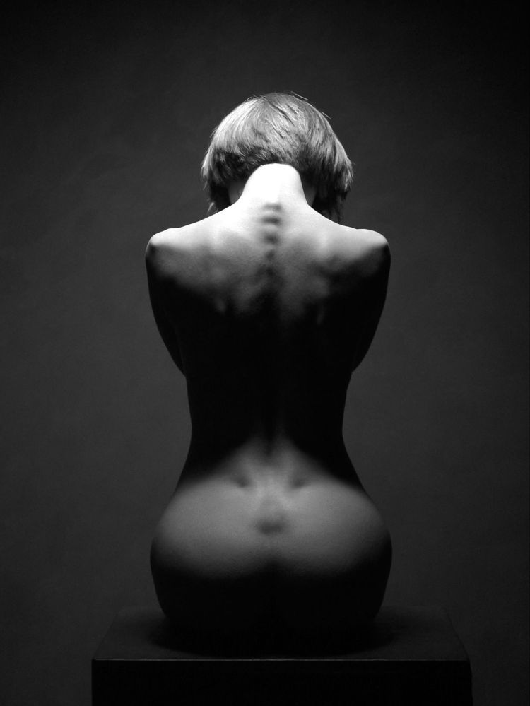 Black and white photos of a naked body by Waclaw Wantuch - 13