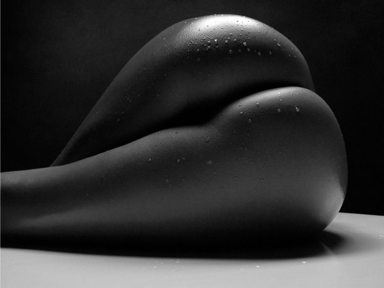 Black and white photos of a naked body by Waclaw Wantuch - 34