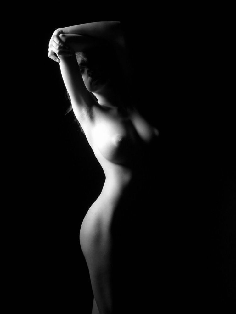 Black and white photos of a naked body by Waclaw Wantuch - 36