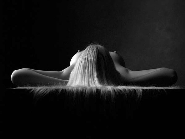 Black and white photos of a naked body by Waclaw Wantuch - 39