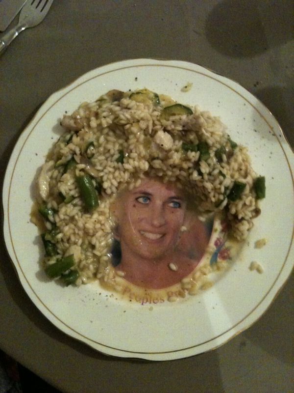 Having food with Lady Di - 09
