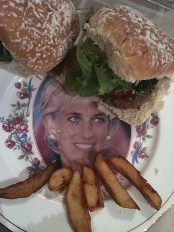 Having food with Lady Di - 14
