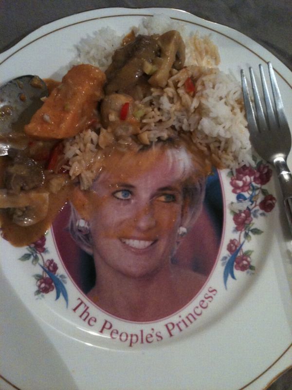 Having food with Lady Di - 16