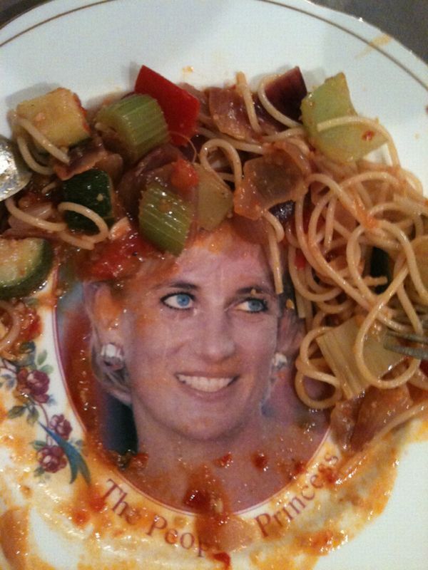 Having food with Lady Di - 18
