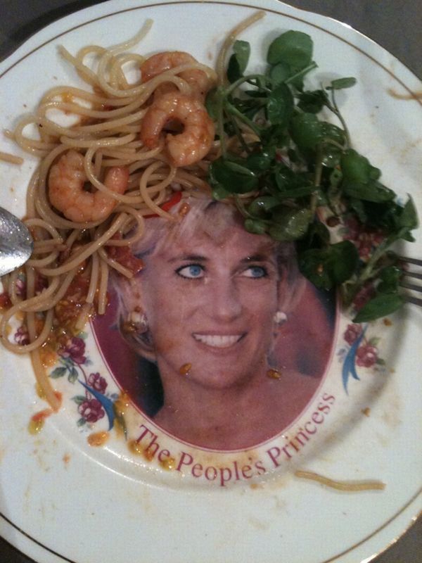 Having food with Lady Di - 20