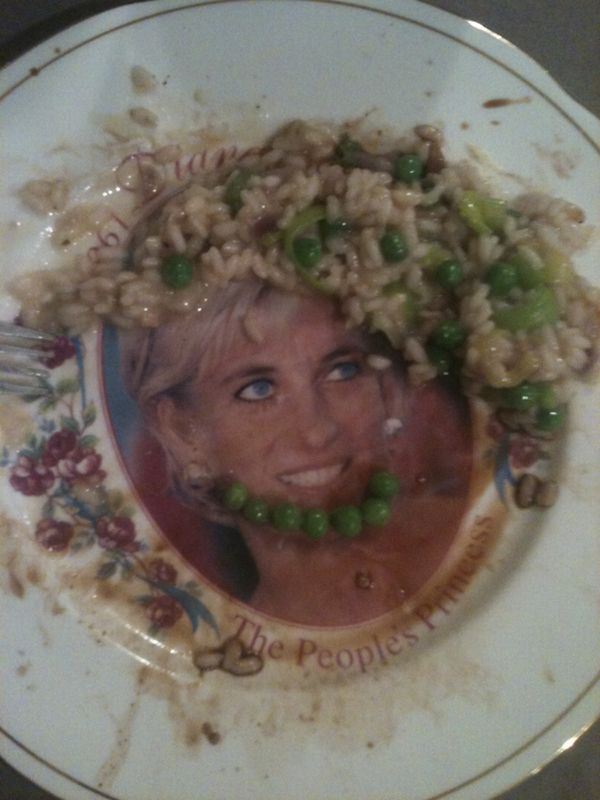 Having food with Lady Di - 22
