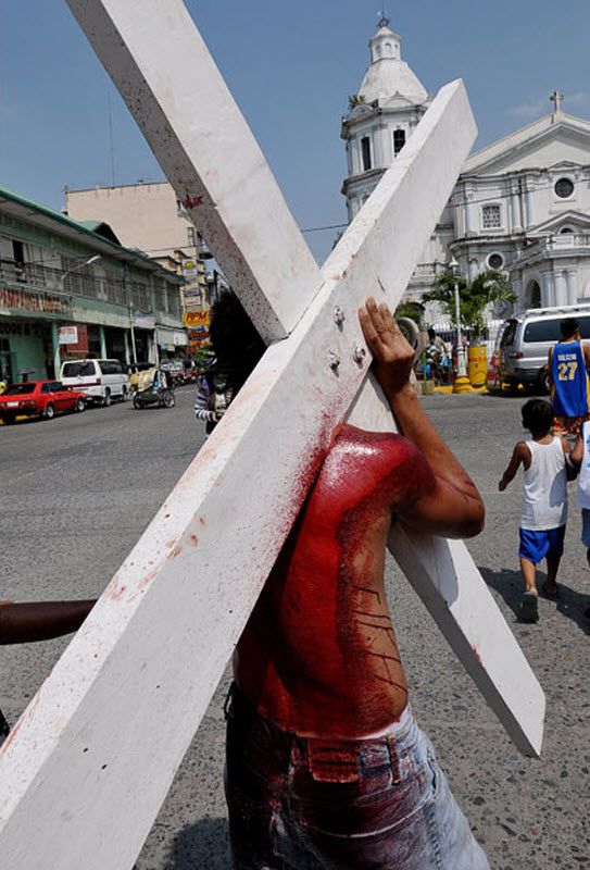 OMG. Collective crucifixion in honor of Easter in the Philippines - 05