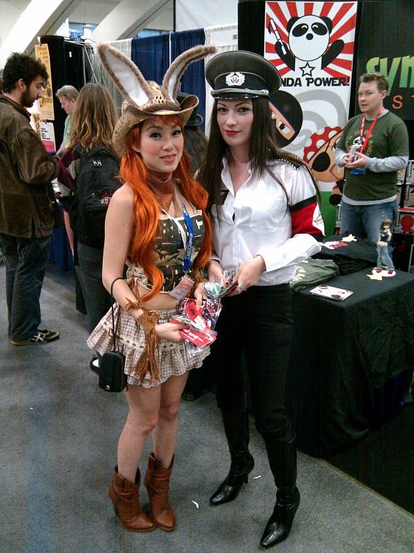 The hottest girl at WonderCon - 07