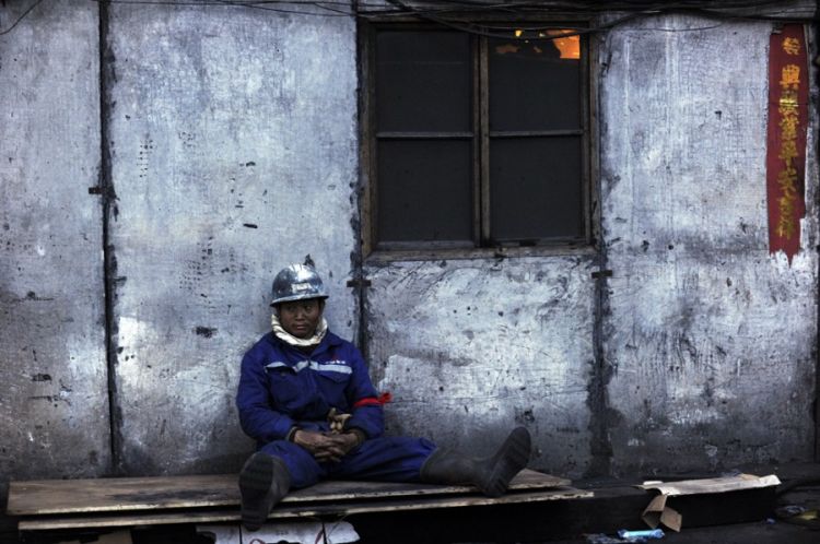 A miraculous rescue of miners in China - 09