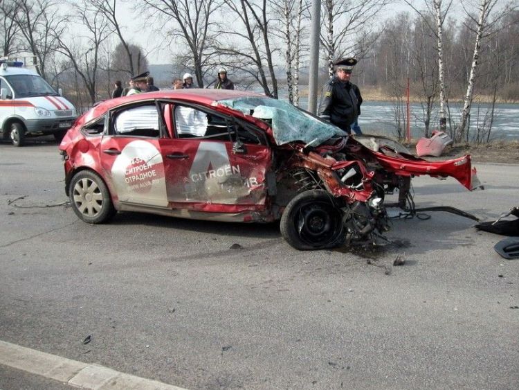 CITROEN test drive ended in a terrible accident - 11