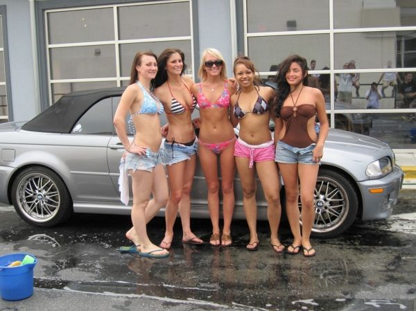 Gorgeous girls, foam and cars: that’s how a good car washing should look - 39