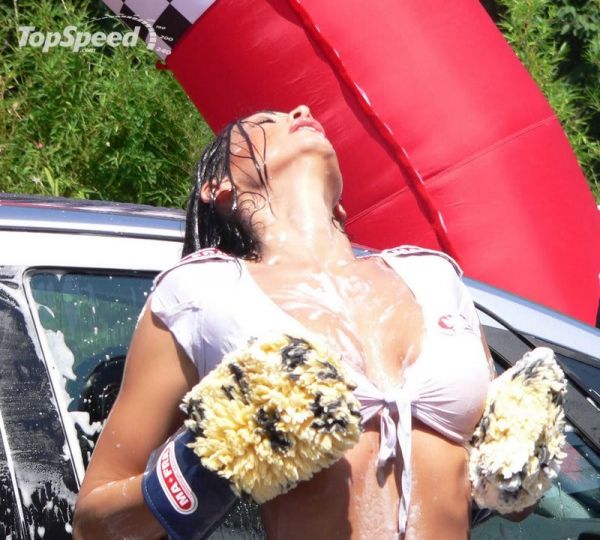 Gorgeous girls, foam and cars: that’s how a good car washing should look - 42