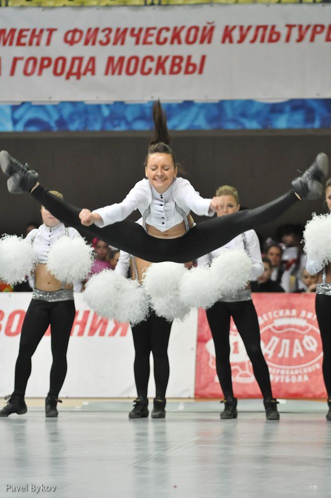 Hot Russian cheerleaders show a master class at the Moscow Championship of Cheerleaders - 16