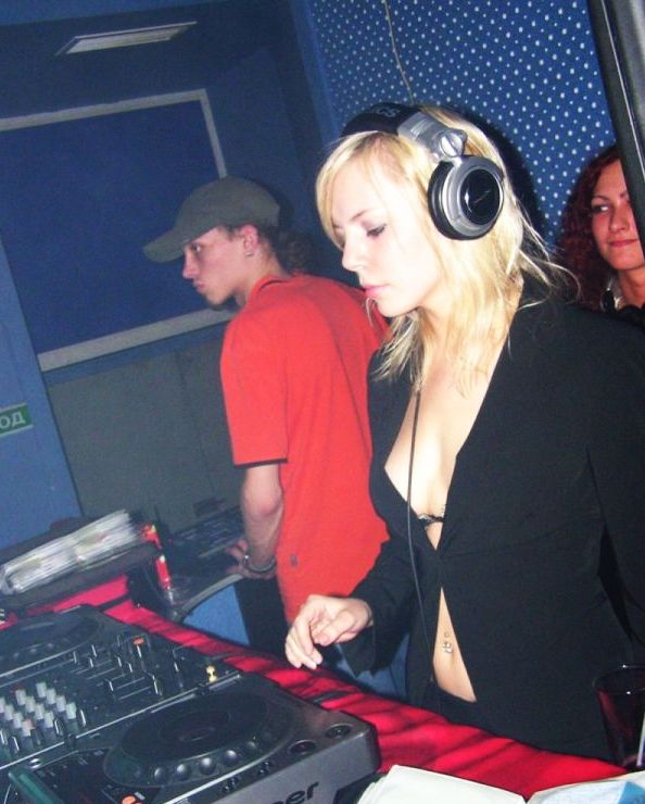 Female DJs - they turn on not only music but the crowd too - 39