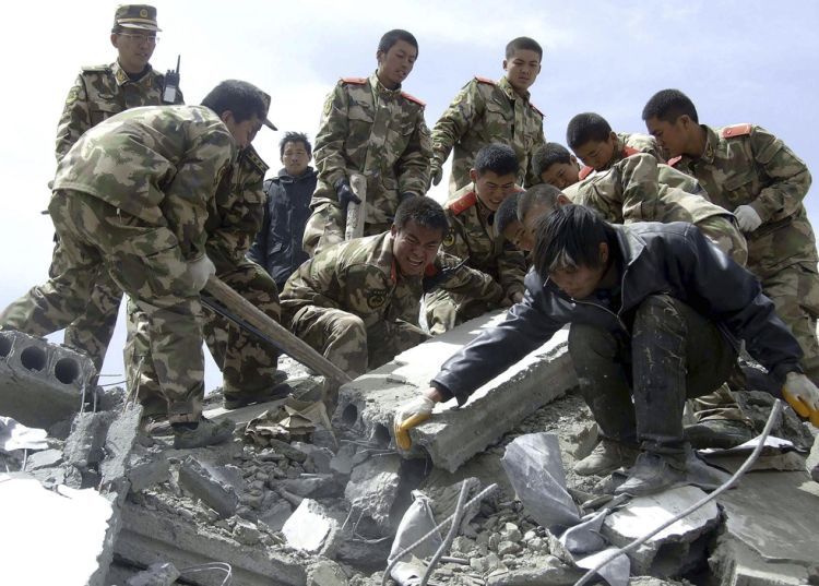 Rescue works after the earthquake in China - 02