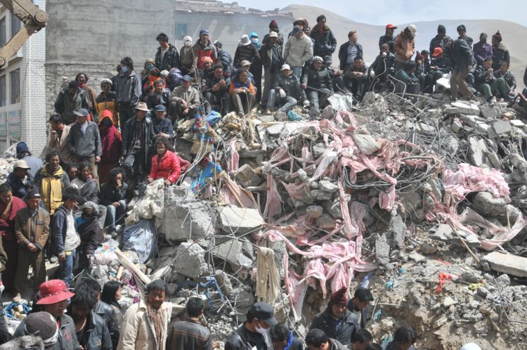 Rescue works after the earthquake in China - 08