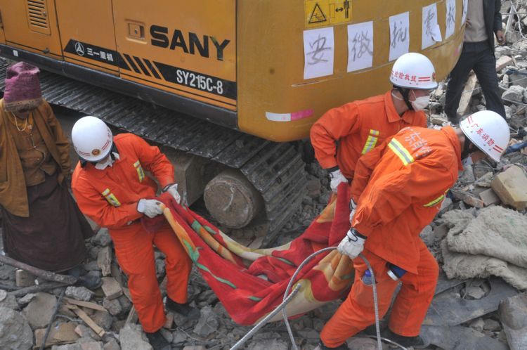 Rescue works after the earthquake in China - 14