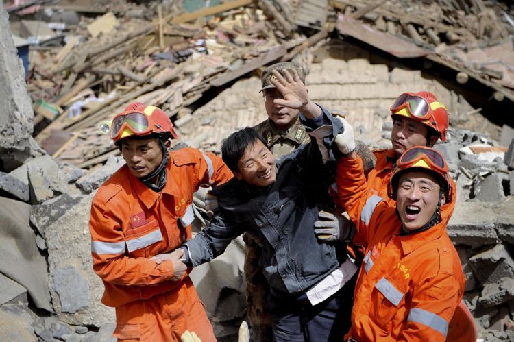 Rescue works after the earthquake in China - 20