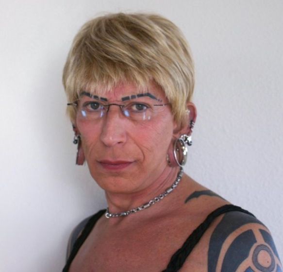 WTF? Does anyone know what is gender of this creature? (5 pics) WTF? Does anyone know what is gender of this creature? (5 pics)