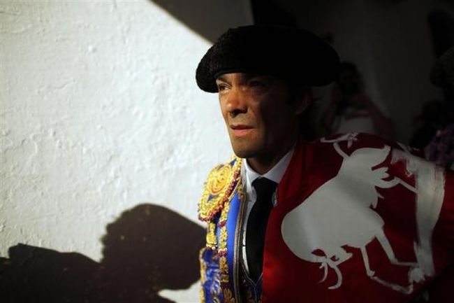 Bullfighting, a dangerous fight between a bull and a man - 10