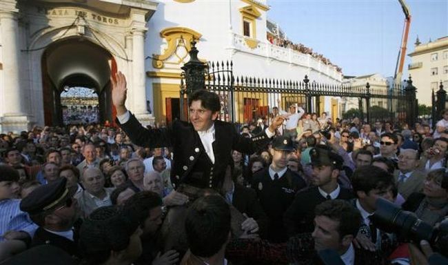 Bullfighting, a dangerous fight between a bull and a man - 19