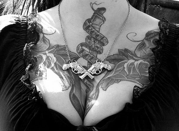 Tattoos on women's breasts – add to the beauty or disfigure it? - 33