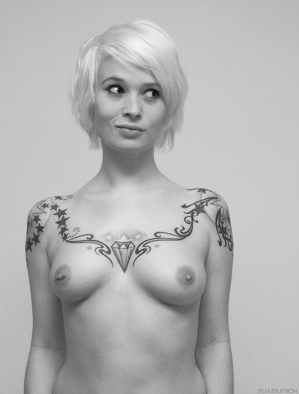Tattoos on women's breasts – add to the beauty or disfigure it? - 53