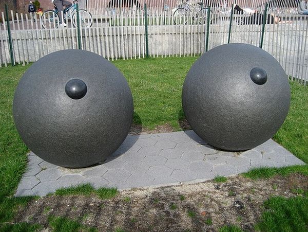 Ordinary things that look like boobies - 58