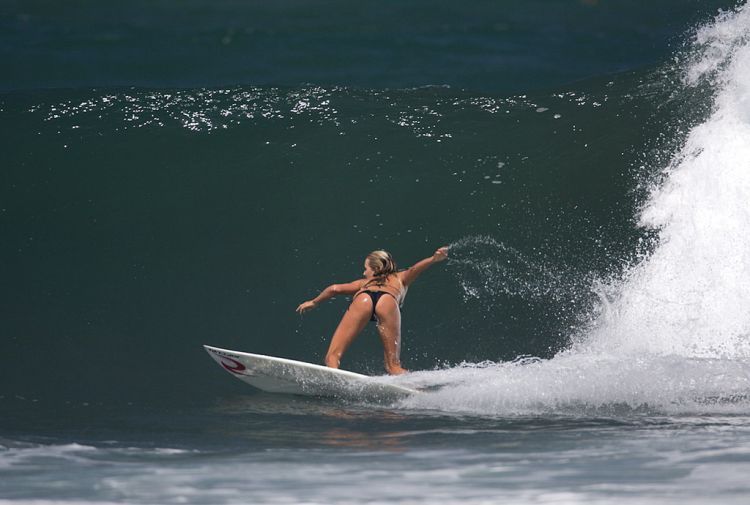 Female surfers - these beauties know what adrenaline is - 01