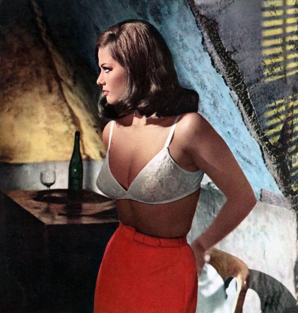 Italian actress Claudia Cardinale, a sexy babe from the past - 23