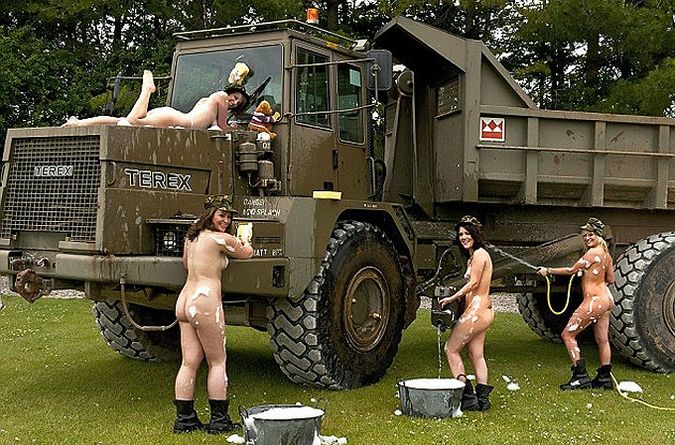 The wives of British soldiers were photographed naked for a calendar - 10