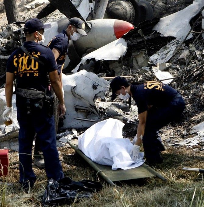 Plane crash in the Philippines - 25