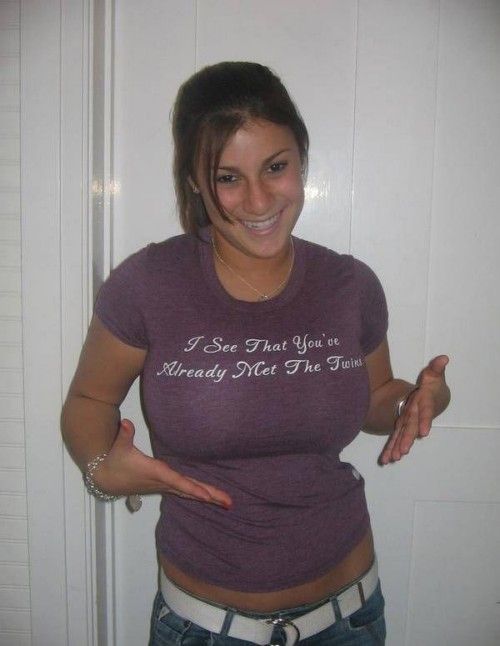Girls in funny t-shirts - 01