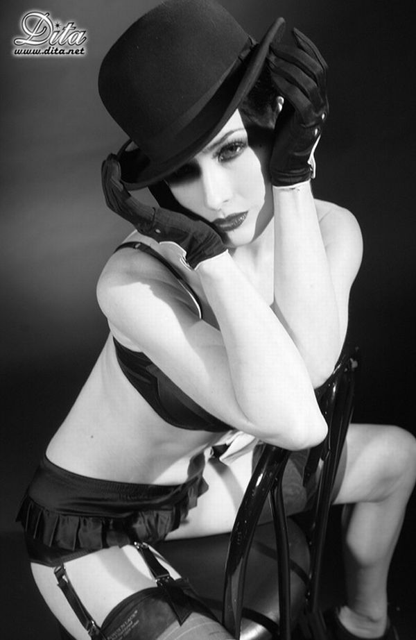 Big collection of erotic photos of burlesque queen Dita von Teese - 31
