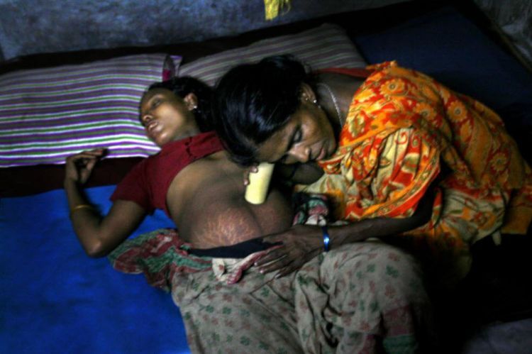 Childbirth in slums - 09