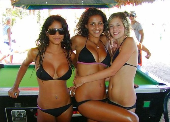Three Israeli girls in bikini - 04