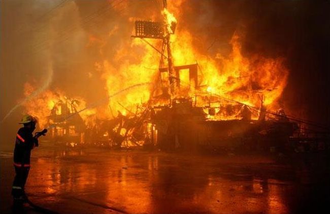 A terrible fire engulfed the slums in the Philippines - 20