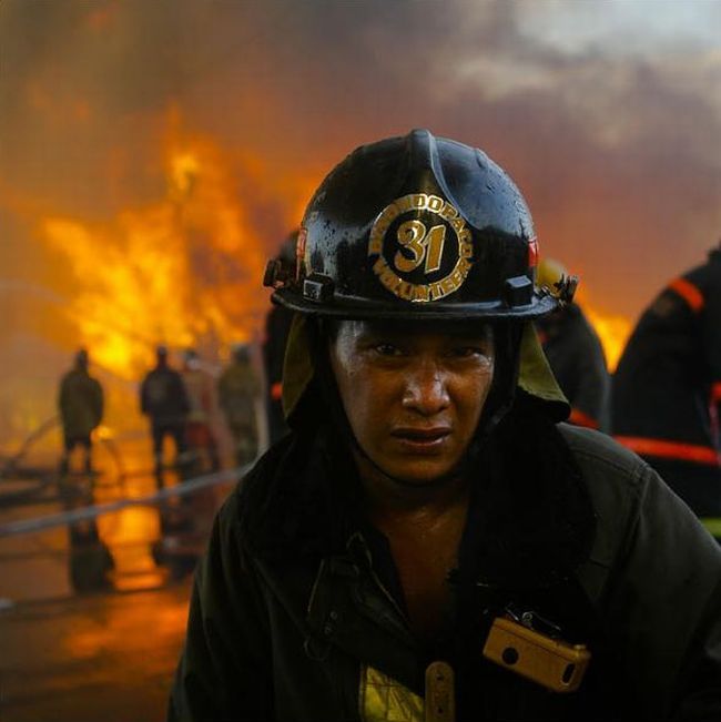 A terrible fire engulfed the slums in the Philippines - 21