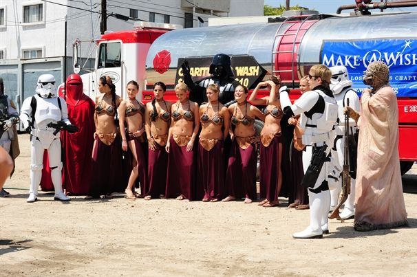 Behind the scenes of a Star Wars car wash - 01