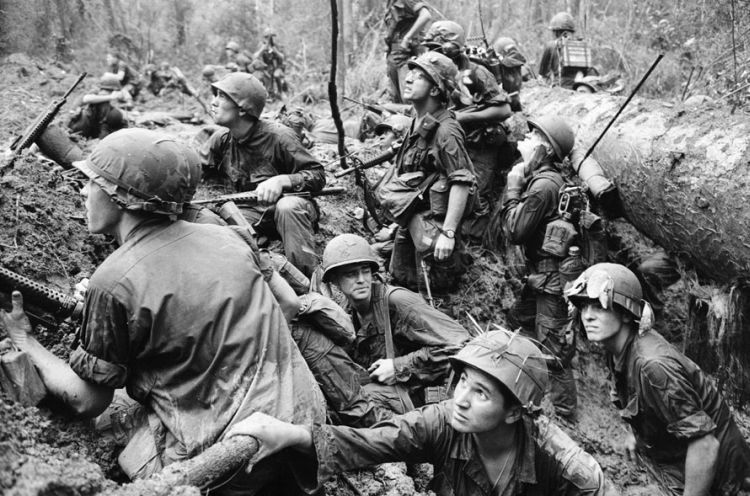 Photo galleries dedicated to the 35th anniversary of the end of the war in Vietnam - 11