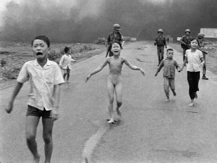 Photo galleries dedicated to the 35th anniversary of the end of the war in Vietnam - 18