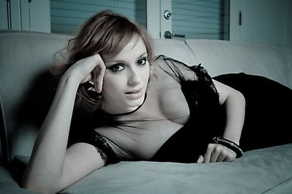 Red-headed ‘devil’ Christina Hendricks and her stunning forms - 12