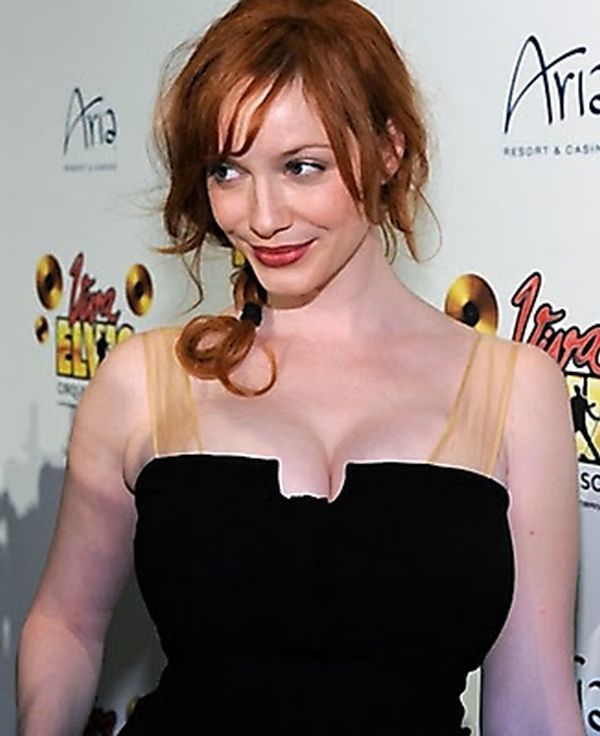 Red-headed ‘devil’ Christina Hendricks and her stunning forms - 22