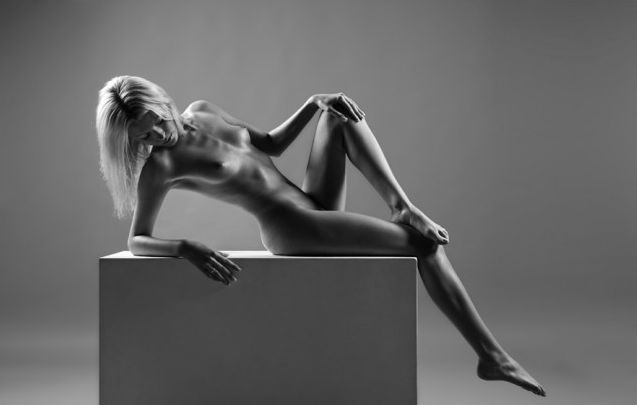 Beautiful black and white erotica from photographer Thomas Doering - 14