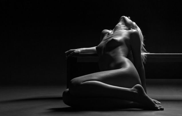 Beautiful black and white erotica from photographer Thomas Doering - 15